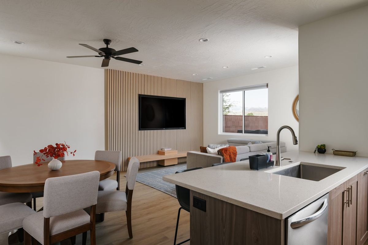 Kitchen dining